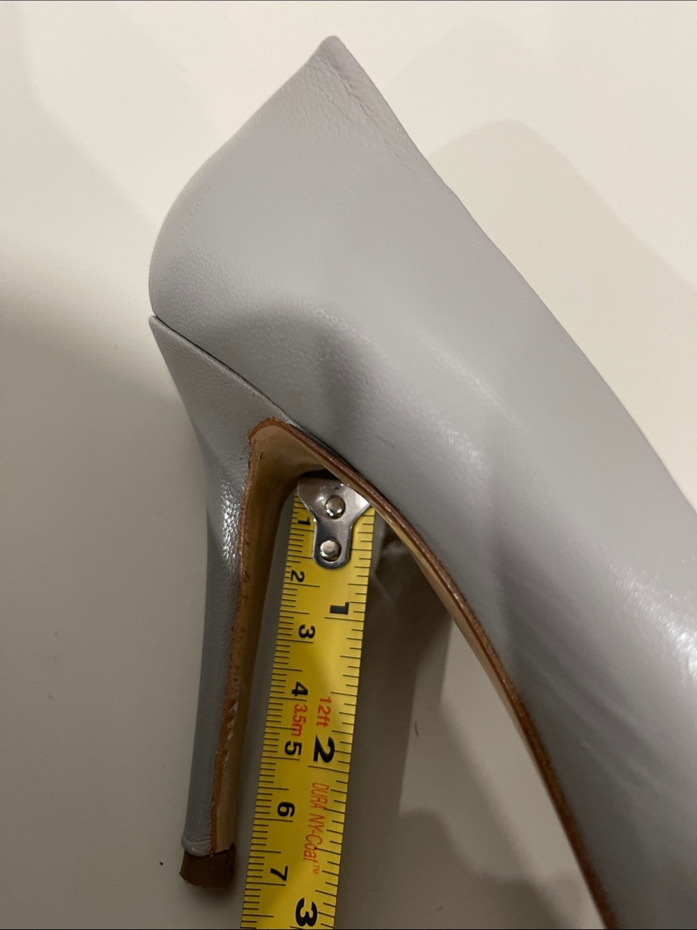 Barneys New York Gray Pointed-Toe Leather Heels Pumps SZ. 10 - Picture 9 of 9